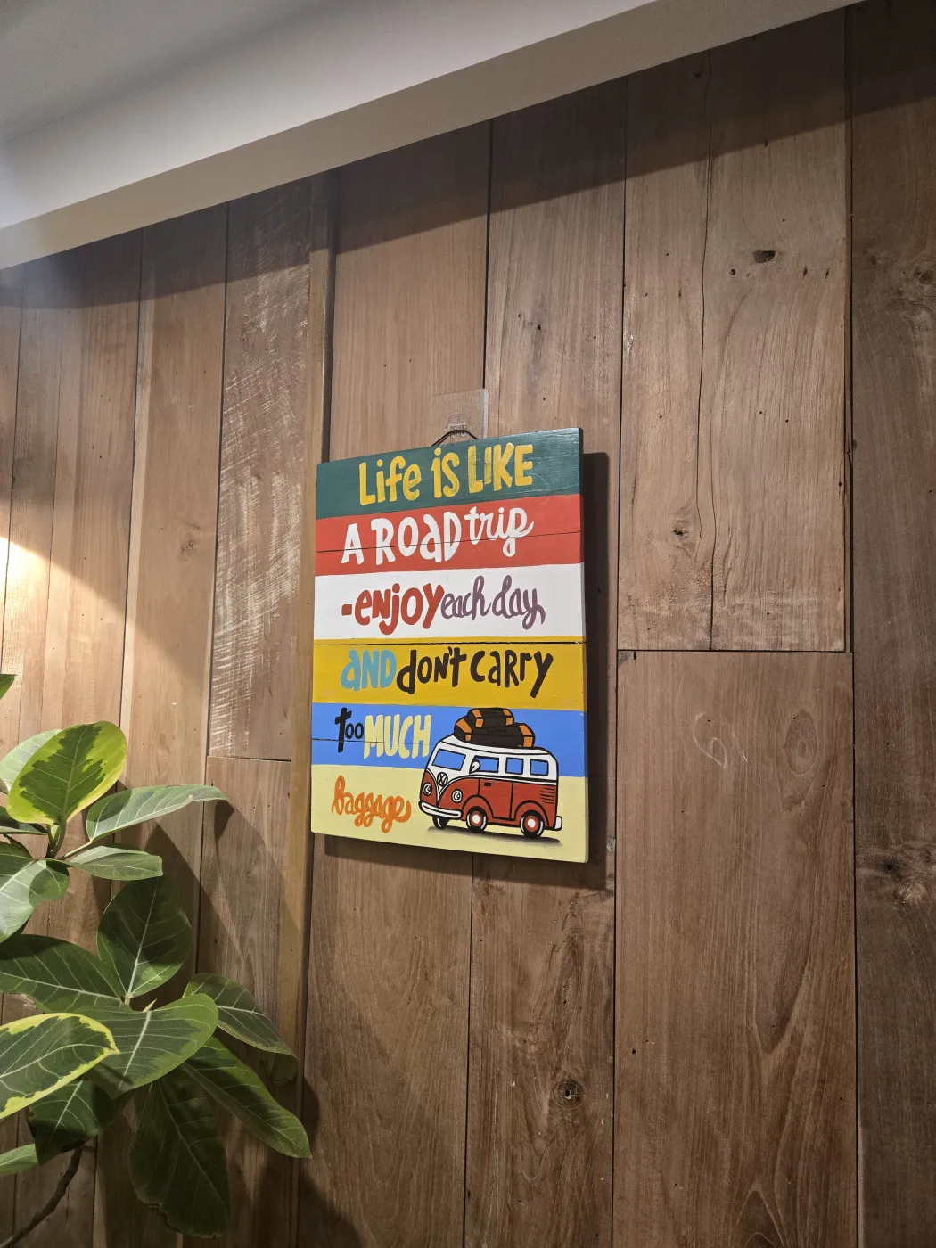 집 앞 카페에서 본 Life is a road trip