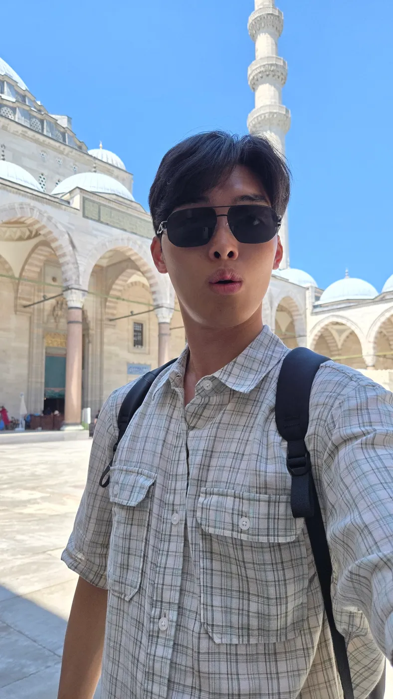 이스탄불 모스크 앞에서